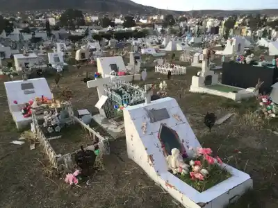 El misterio que tuvo en vilo a Comodoro durante 40 días: ¿quién era la mujer que aparecía en el cementerio?
