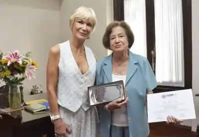 Una fundadora recibió un reconocimiento especial por su labor con la niñez