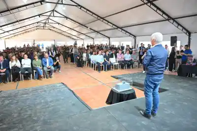 Poggi entregó 81 viviendas en San Luis: el detalle que reveló sobre el sorteo