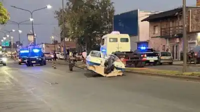 Iban al cine en familia y una lancha les cayó encima en plena avenida: el detalle que nadie esperaba