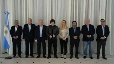 Siete gobernadores armaron un grupo de WhatsApp y lo que se dicen adentro no es lo que esperabas