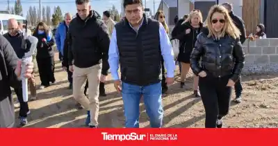 Vidal entregó viviendas en Río Gallegos y apuntó contra las obras que nunca se terminaron