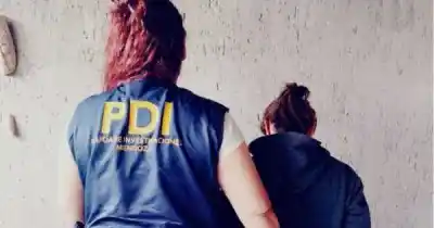 El auto los delató: detuvieron a una mujer por el crimen del hombre hallado en un descampado de Maipú
