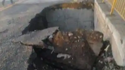 El temporal dejó un socavón en un puente clave y Neuquén no sale de la emergencia