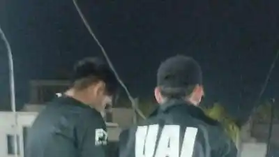 Robó fiambres en un local de comidas rápidas y la policía terminó encontrando algo más en su casa