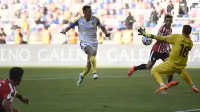 Central se consagró en Santiago y la final terminó con los jugadores de Estudiantes yéndose de la cancha