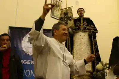 Volvió a su barrio después de 30 años y reveló qué dejaron los frailes irlandeses en Paraná
