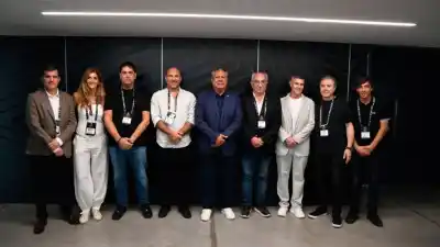 Plaquetas, trofeos en miniatura y una previa de lujo en el Madre de Ciudades