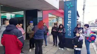 Trabajadores de Autofarma llevan tres meses sin cobrar y apuntan a una jugada que los dejó afuera