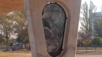 El Polaco ya tiene su mural en Santiago, pero lo que pintaron a su lado sorprendió a todos