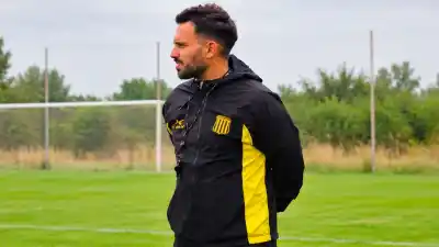 Mitre juega una final silenciosa: el partido que puede cambiarle el futuro