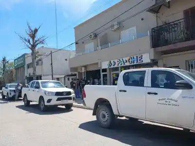 La bandera nazi en el balcón desató un allanamiento: lo que encontraron adentro sorprendió a todos