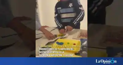 Quince artistas de la Patagonia cruzan el arte con la moda en una muestra que llega a Santa Cruz