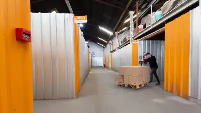 Cada vez más rosarinos alquilan un lugar para guardar sus muebles: por qué crece este negocio