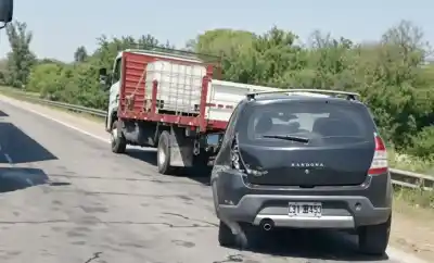 Manejaba hacia Concepción, algo falló en plena ruta y terminó incrustado contra el puente del río Gastona