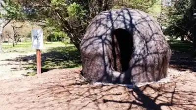 Villa Elisa levanta un nido de hornero de casi dos metros: ¿qué se siente al entrar?