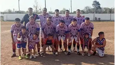 El puntero del ascenso no pudo ganar y ahora seis equipos quedaron al borde de un final impensado