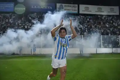 El ídolo que volvió a casa: el gesto del "Pulga" Rodríguez que emocionó a todo Tucumán