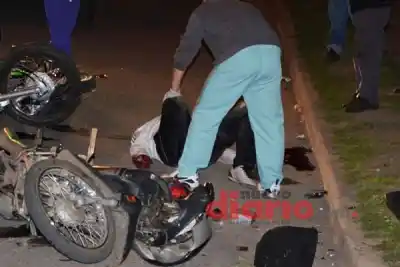 Dos motos chocaron en Añatuya: un joven terminó internado y hay una incógnita que la policía intenta resolver