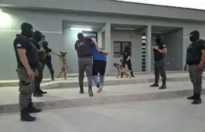 "Cara i Gota" y "El Cordobés" ya no están en Tucumán: el operativo que los movió de comisaría