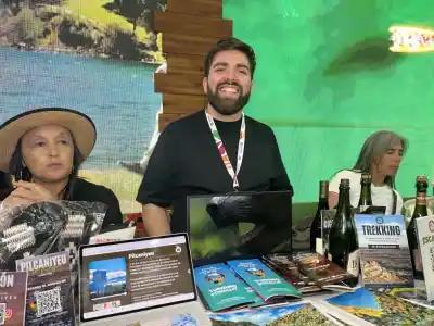 Comallo viajó a Buenos Aires con su joya prehistórica y una misión que nadie esperaba