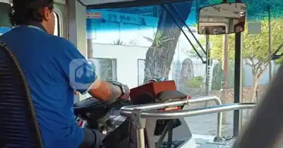 Un pasajero se descompensó en pleno viaje y el chofer de SAETA no dudó: lo que hizo adentro del bondi