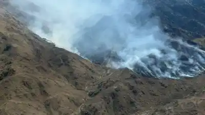 Arde la montaña catamarqueña: el fuego ya arrasó 1.000 hectáreas y no pueden usar aviones hidrantes