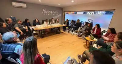 El stand de Santa Cruz en la FIT 2026 recibió visitas que nadie esperaba