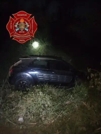 Ruta 50: dos autos terminaron a 300 metros y una rueda destrozada, pero lo que hallaron adentro cambió todo