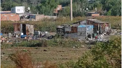En Santa Fe ya hay familias que no llegan a fin de mes para pagar el alquiler y la Iglesia lanzó una advertencia