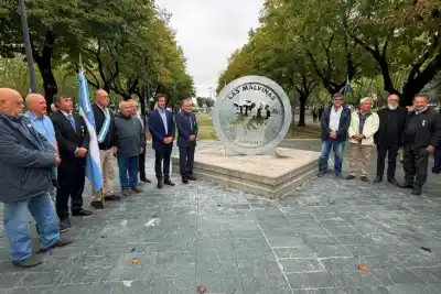 Un símbolo que une dos épocas: así es el nuevo monumento que ya está en el centro de la ciudad
