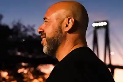 El "pelado" Ascúa ya mueve fichas para 2027 y apunta contra un intendente: "La ciudad se está viniendo abajo"