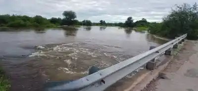 Bajó al río con dos amigos, se metió en un remanso y ya no volvió a salir