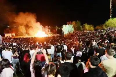 El fuego se llevó al Gaucho Papoi y puso el broche a la Estudiantina