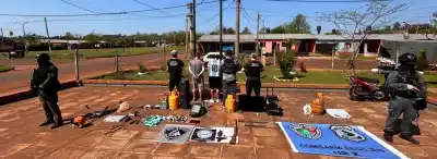 Cuatro allanamientos simultáneos en Posadas: dos detenidos y un arsenal que complica a la banda