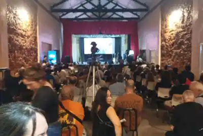 Guitarras del Mundo llenó el Teatro del Pueblo: quién se llevó todos los aplausos