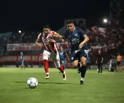 San Martín le ganaba 2-0 a Gimnasia en el 23 de Agosto, pero en 60 segundos se le vino el mundo abajo