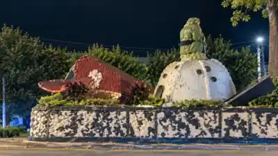 Fue a reenganchar la carroza que se soltó y terminó aplastado contra la camioneta