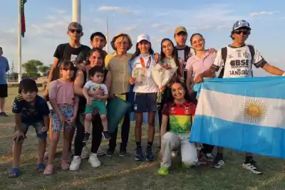 Volvió a Frías la medallista que emocionó a todo un pueblo: el gesto que nadie esperaba