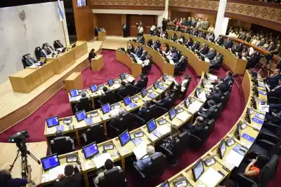 La deuda que asfixia a 257.000 familias tucumanas: qué se esconde detrás del salvataje que evalúan en la Legislatura