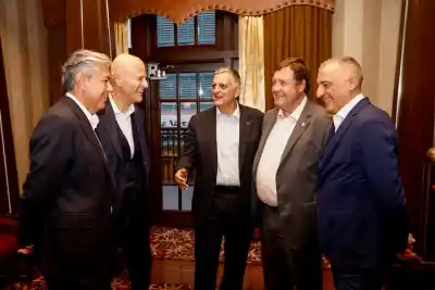 Siete gobernadores arman un plan lejos de Milei y del peronismo: el detalle que nadie esperaba