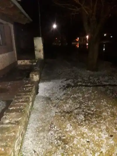 El granizo que anunciaron llegó a cuatro localidades, pero no fue el único golpe de la noche