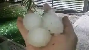 El cielo se desplomó en Villa Allende: piedras gigantes rompieron todo a su paso