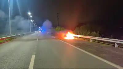 Le hicieron el test de alcoholemia, se enojó y prendió fuego su propia moto