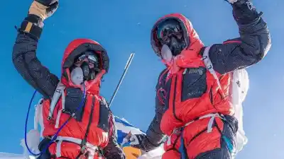 Desmantelan red de estafas en el Everest que simulaba emergencias médicas para turistas