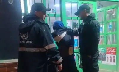 Dejó el auto con las llaves puestas en Madryn y horas después la policía lo encontró en un lugar inesperado