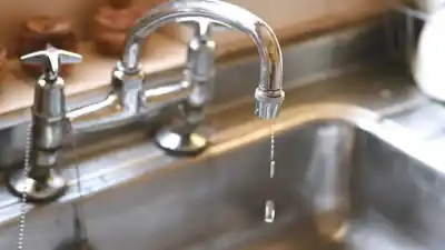 Cortaron el agua en 25 barrios de la Capital: el aviso que nadie esperaba