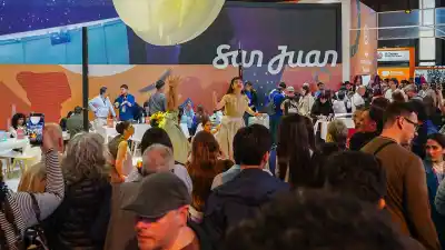El stand de San Juan en la FIT: una pulsera NFC y un laberinto que sorprendieron en la primera jornada