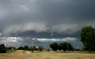 Jujuy bajo alerta amarilla: el horario exacto en el que se desataría la tormenta