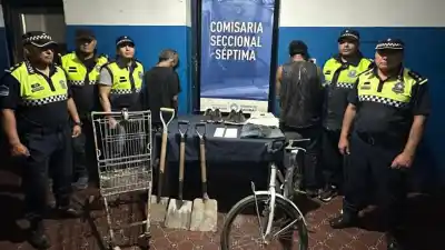 Entraron a una casa en refacción y se llevaron todo en un carrito de supermercado: dos detenidos